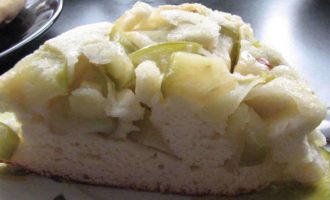 Шарлотка с яблоками
