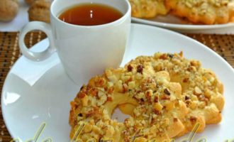 Кольцо песочное с орехами
