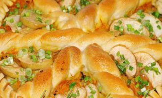 Пирог с квашеной капустой и яблоками