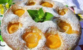Пирог с абрикосами