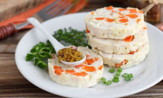 Куриная колбаса с овощами
